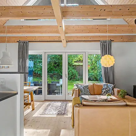 Zelda - 275m From The Sea By Interhome *